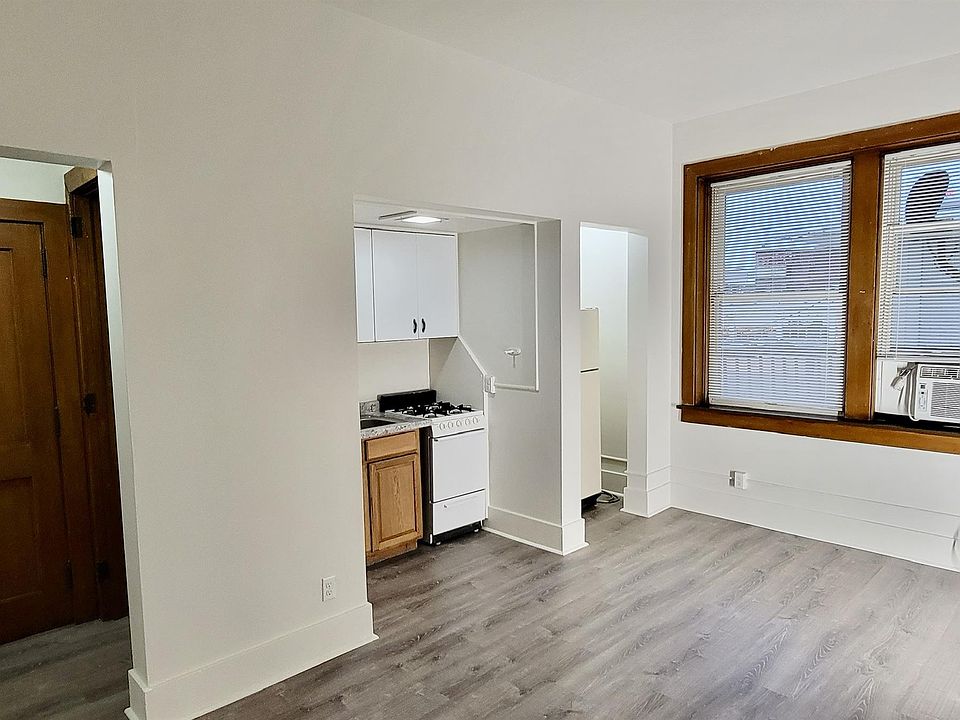 1st image of 318 Brady St #2