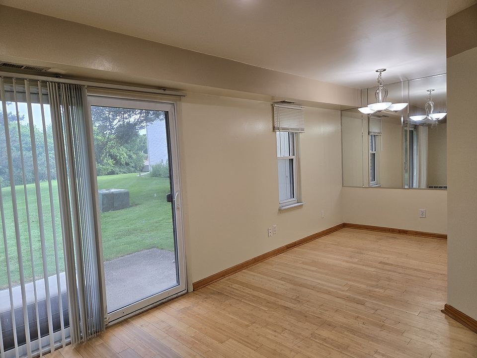1st image of 32013 W Twelve Mile Rd Unit 104
