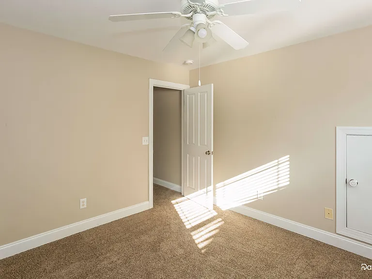 1402 Troon Dr — Photo 10