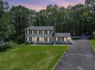 9 Cobblewood Dr, Mount Pocono, PA 18344