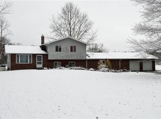 10535 Franks Rd, Chagrin Falls, OH 44023