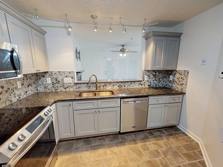 330 Bubble Creek Ct #4 — Photo 6