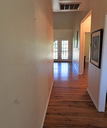 4th image of 542 Lakewood Dr