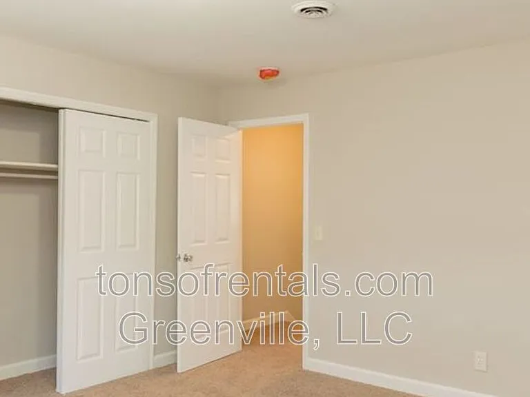 111 Becky Don Dr #7 — Photo 5