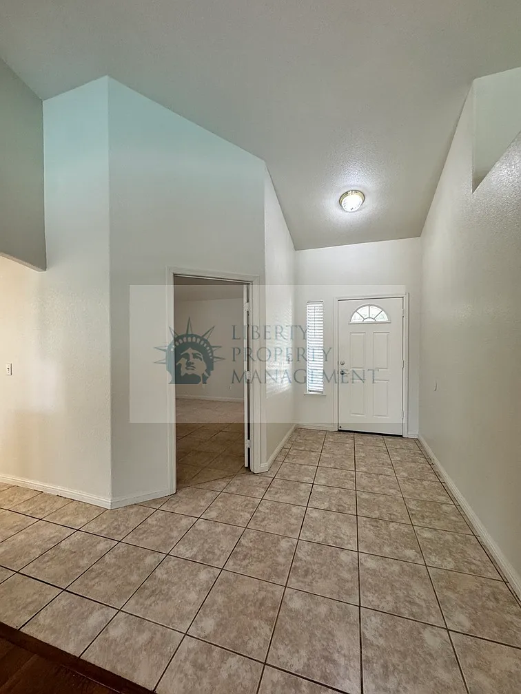 4 bed, 1767 sqft, $3,195 — Photo 2