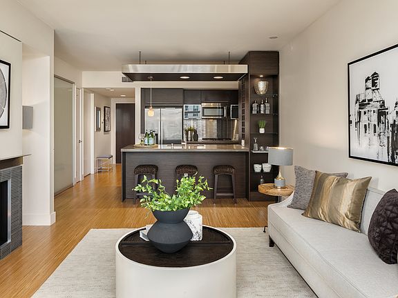 4th image of 820 Blanchard St Unit 1006