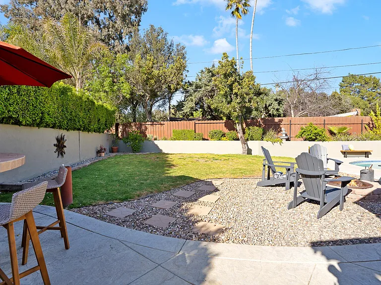 23027 Gainford St — Photo 46
