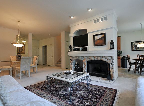 5th image of 465 Pine Lake Cir