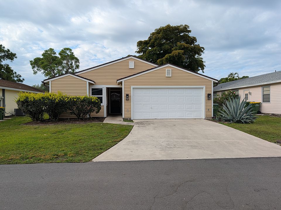 1st image of 517 Bearded Oaks Cir