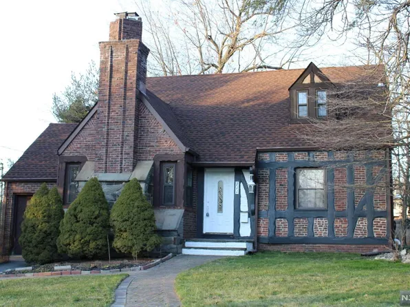 711 W Englewood Ave, Teaneck, NJ 07666