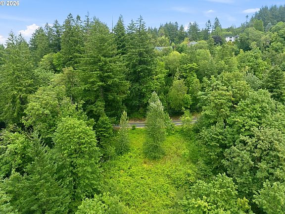 5th image of 875 NW Skyline Blvd