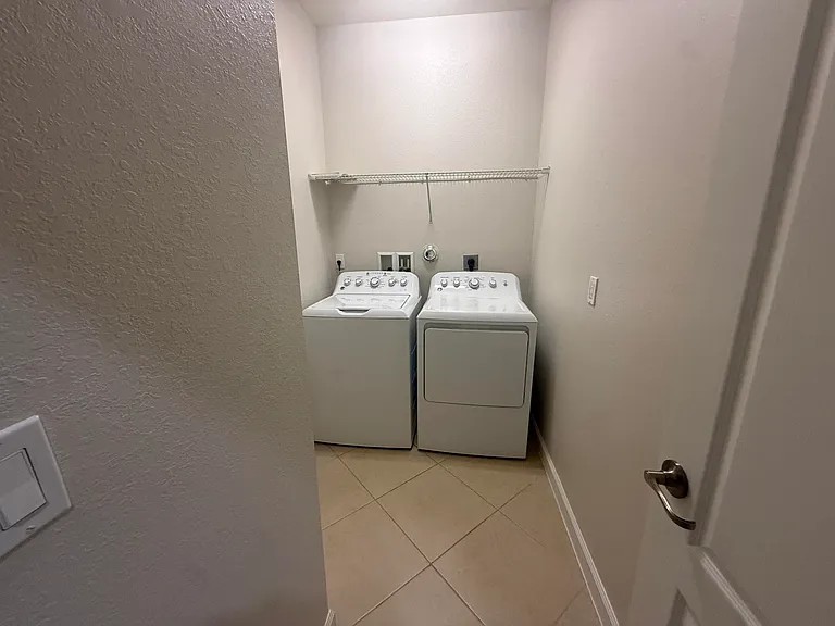 9519 SW Merlin Ct — Photo 15