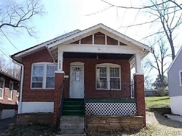 1st image of 102 S Hartnett Ave