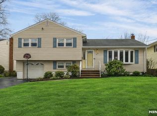 379 Wildrose Ave, Bergenfield, NJ 07621