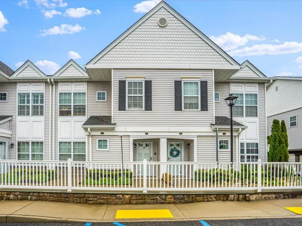 75 Spring Drive, Seaford, NY 11783