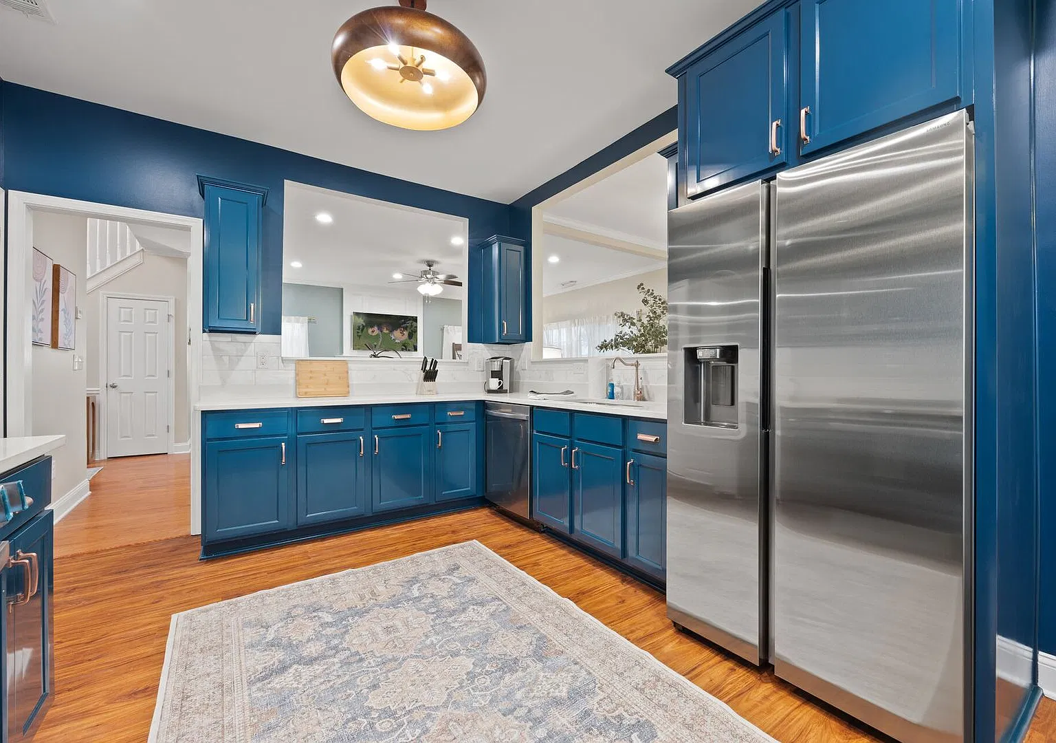 Spacious 3BR Home in Alpharetta, Avalon and North Fulton Medical — Photo 2