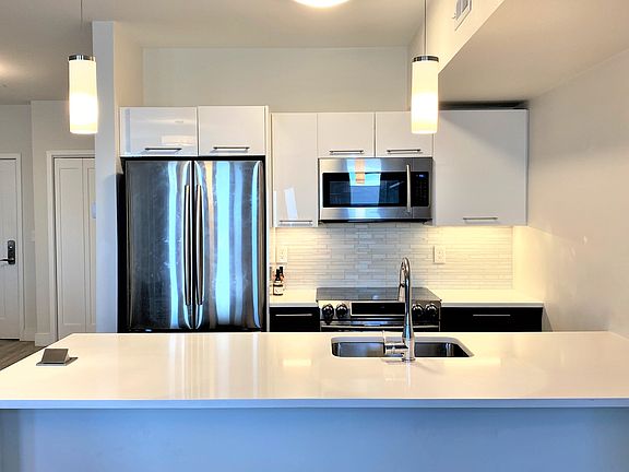 2nd image of 70 Bremen St APT 505