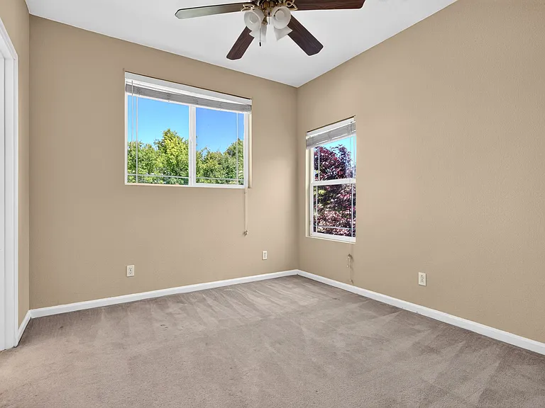 5230 Bay St — Photo 50