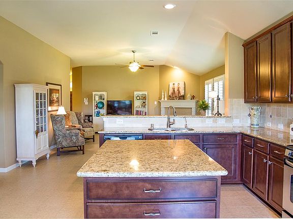 5th image of 6127 Oxford Lake Dr