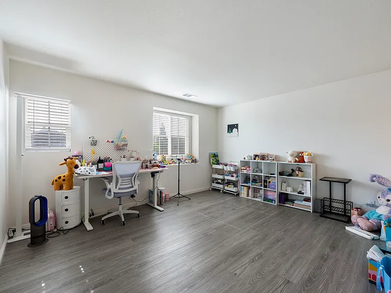 6393 Shorthorn Dr — Photo 13