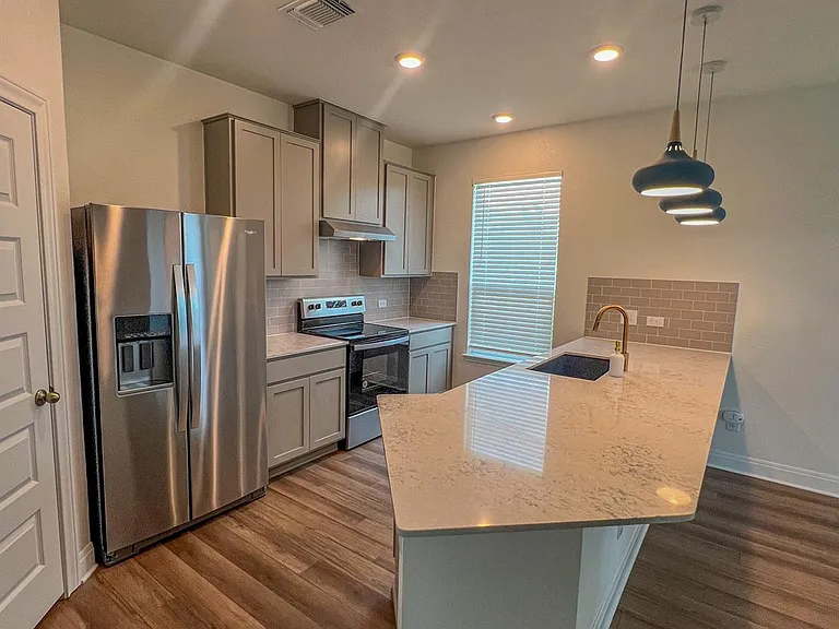 512 Barbary Coast Ln — Photo 6