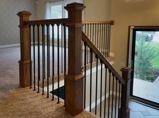 1204 Valley View Ct, Moberly, MO 65270