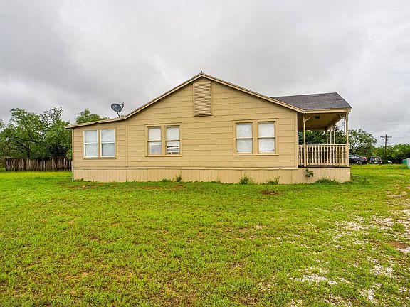 3rd image of 3851 Hermosa Dr