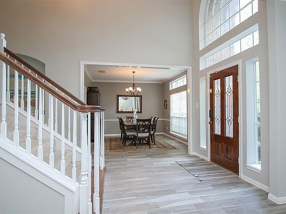 Beautiful, light and bright from the moment you enter
