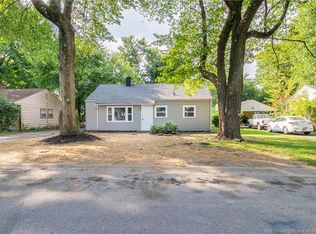 913 Poplar Dr, Jeffersonville, IN 47130