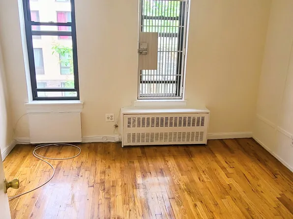 321 East 90th Street 3B image 1 of 8