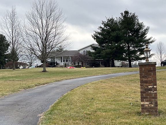 3rd image of 254 Leslie Dr