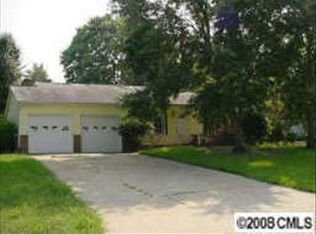 11521 Green Willow Ln, Charlotte, NC 28226