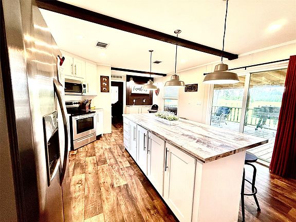 5th image of 953 Evergreen Rd