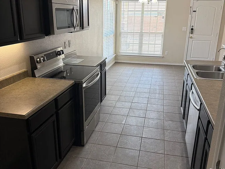 660 Duke Ave — Photo 5
