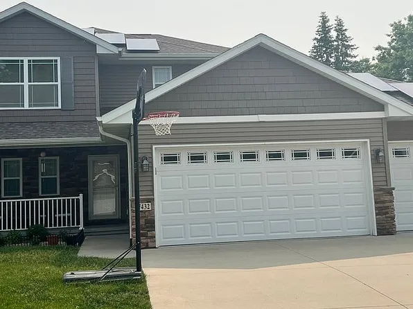 7432 Westfield Dr NE, Cedar Rapids, IA 52402