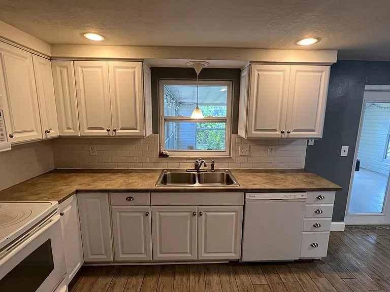 2909 Cedaridge Dr — Photo 5