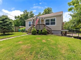 7108 NE Kranz Rd, Kansas City, MO 64118