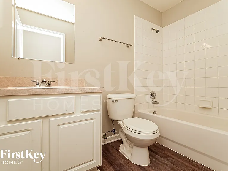 12430 Midpointe Dr — Photo 14
