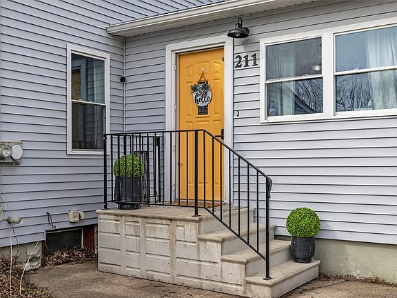 3rd image of 211 Brush Ave