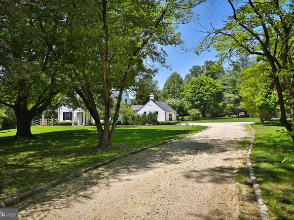401 E Mill Rd, Flourtown, PA 19031