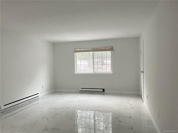 4th image of 308 Fox Run Ln
