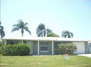 4040 Star Island Dr, Holiday, FL 34691