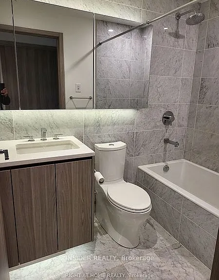 95 McMahon Dr #605 — Photo 10