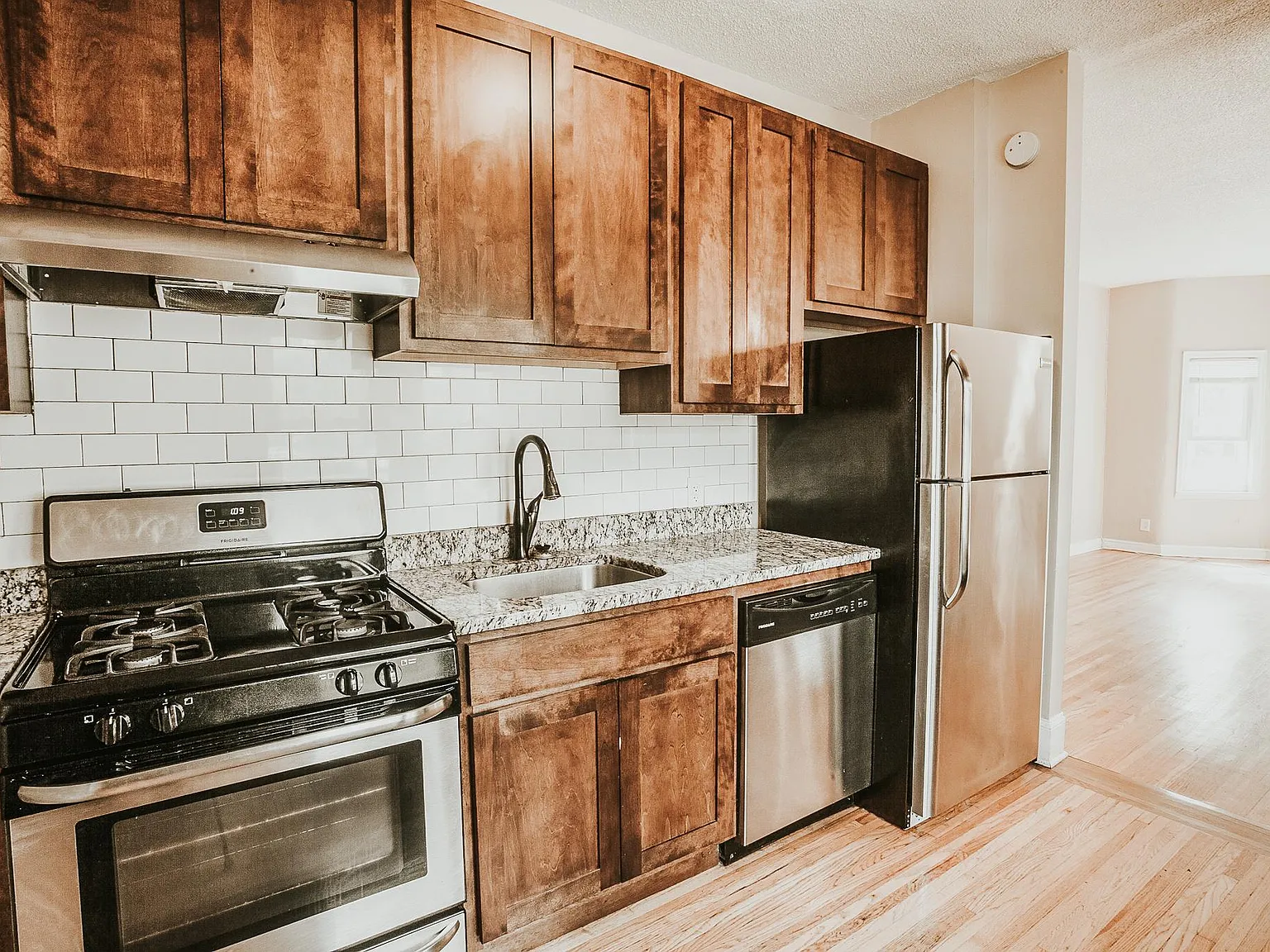 403 6th Street SE — Photo 3