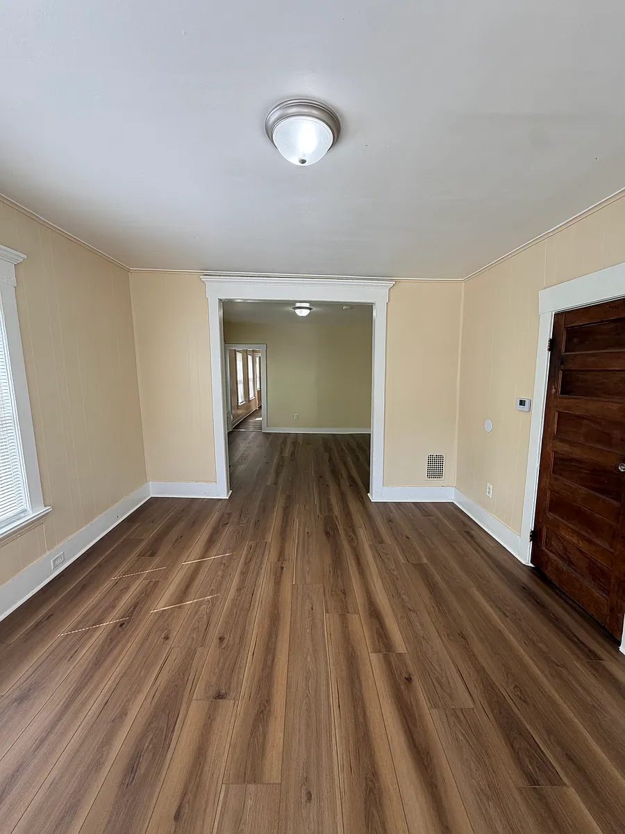 Building Photo - 722 Winchester Ave #1