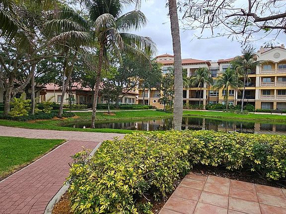 4th image of 16117 Emerald Estates Dr #0