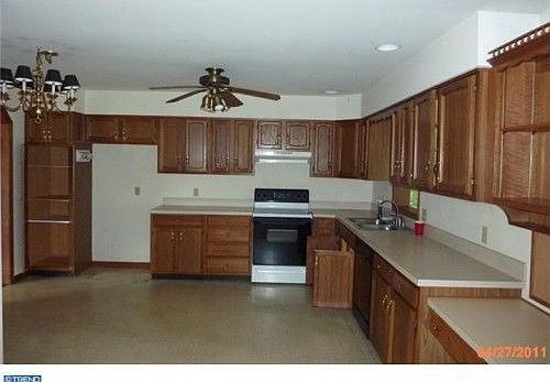 3rd image of 113 Freedom Valley Cir