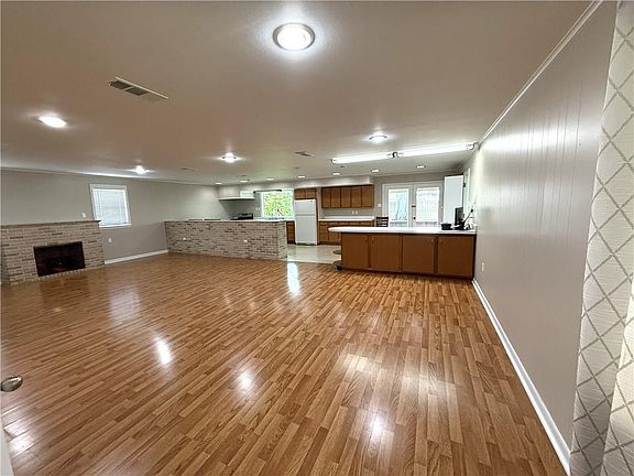3rd image of 42 Marie Dr
