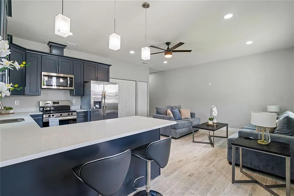 2 bed, 2.0 bath, 1078 sqft, $2,650 — Photo 3