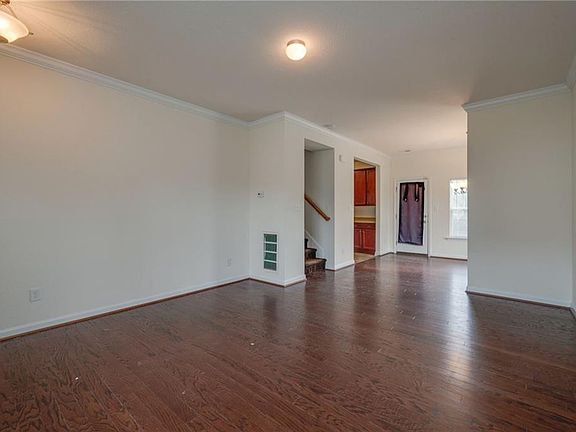 4th image of 4192 Williamson St